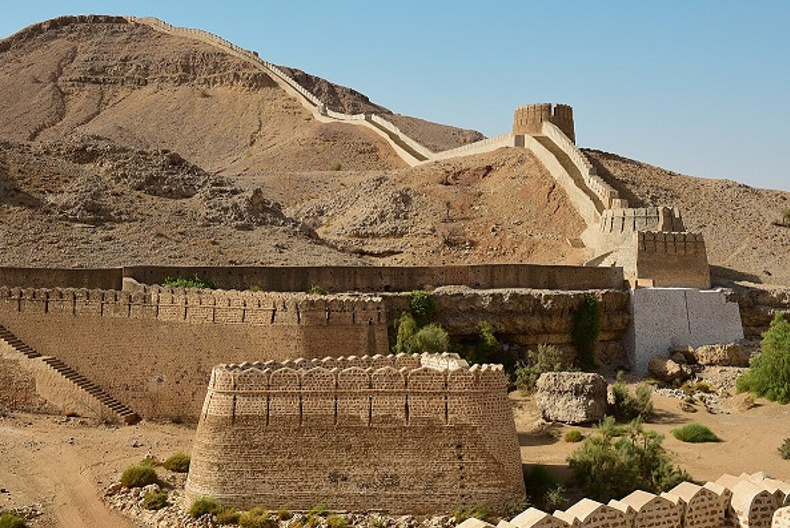 Massive walls and crumbling watchtowers of Ranikot Fort in Sindh, Pakistan