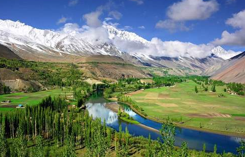 Rupal Valley with Nanga Parbat's south face in the background.