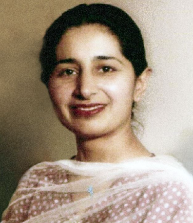 An artistic representation of Fatima Sughra raising the flag.