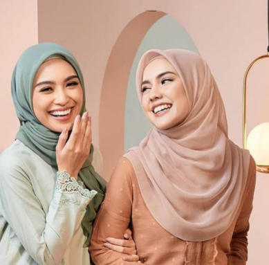 Pakistani women in modern hijab styles representing fashion trends