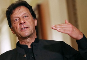 Pakistani politicians speaking to followers through live streams and tweets