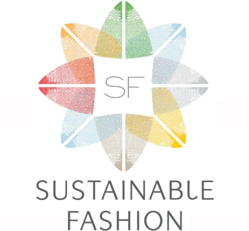 Artisan using natural dyes for sustainable fabric production